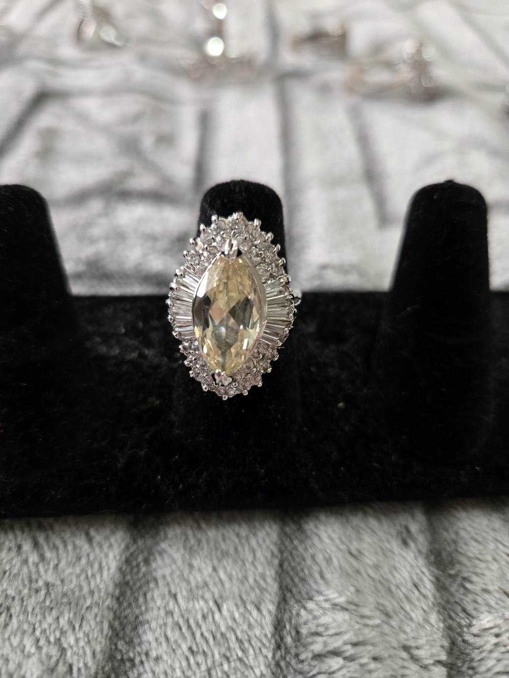 Elegant Yellow Marquise-Cut Vintage Estate Ring Size 5
